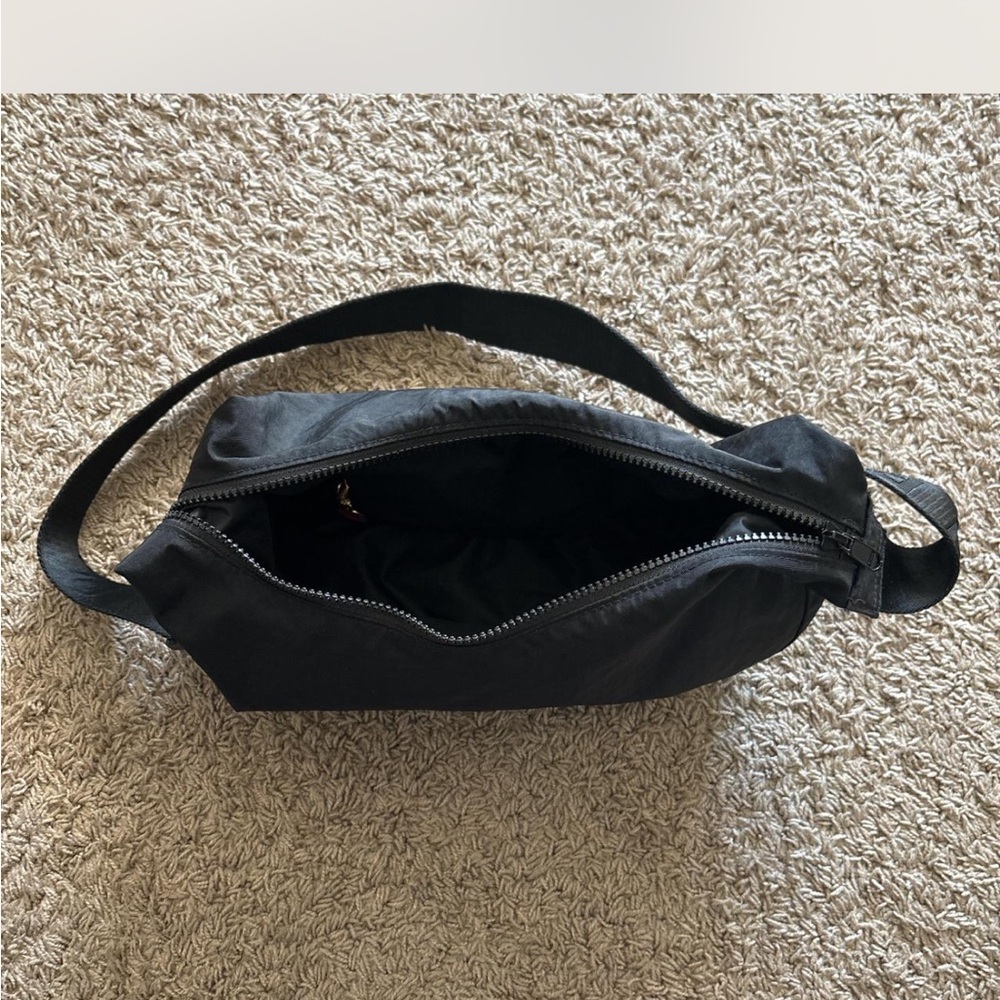Black Baggu Medium Crescent.